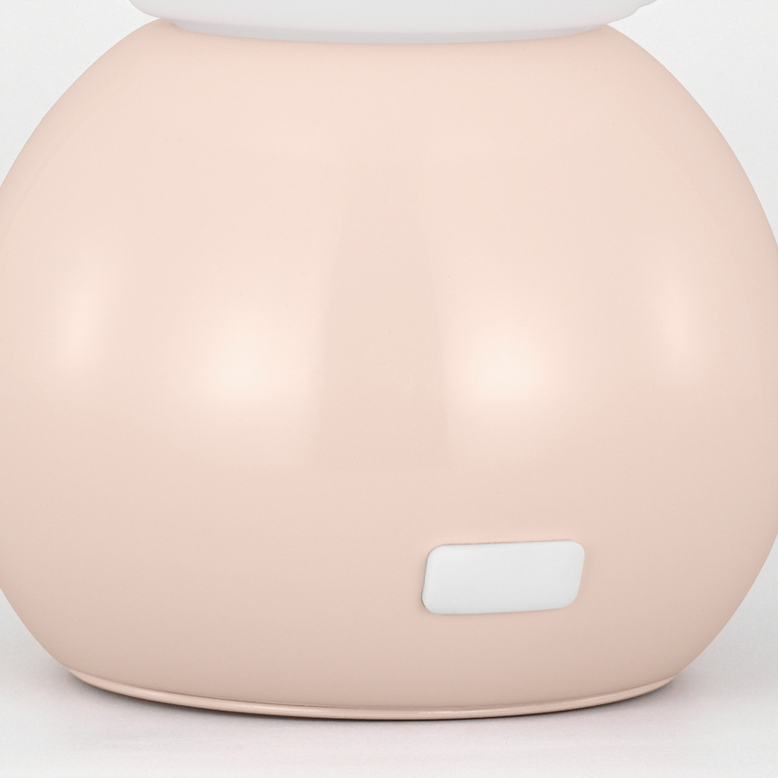 Перезаряжаемая настольная лампа Suki Generation Lighting | Studio Collection